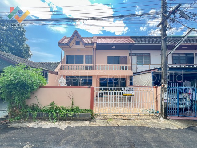 ทาวน์เฮ้าส์ ถนน นวลจันทร์ ซอย 16 บึงกุ่ม หมู่บ้าน วังรุ้ง 