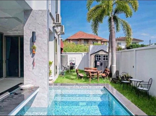 พูลวิลล่าหรู  สไตล์โมเดิร์น  บรรยากาศ สันทรายน้อย สันทราย 