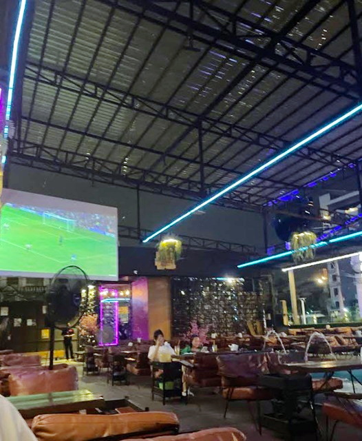 ม.รามคำแหง 390ม. MRTลาดพร้าว 101 1.5 กม. ให้เช่าร้านยิมมวย อาหาร ที่จอดรถ30คัน รามคำแหง61-69 ทำเลดี  ติดถนนใหญ่ วิวแม่น้ำ สิงคโปร์3.4 กม. 