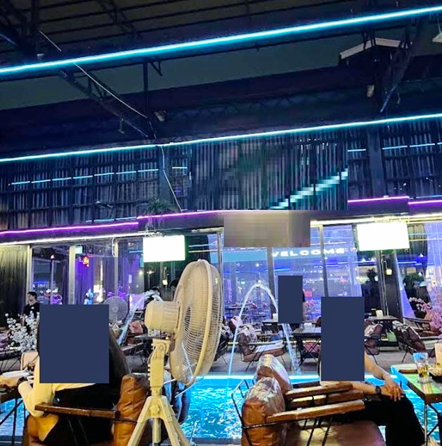 MRTลาดพร้าว101 1.5 กม.  ม.รามคำแหง 390ม.  ให้เช่าร้านยิมมวย อาหาร ที่จอดรถ30คัน  61-69 ทำเลดี  ติดถนนใหญ่ วิวแม่น้ำ สิงคโปร์3.4 กม. 