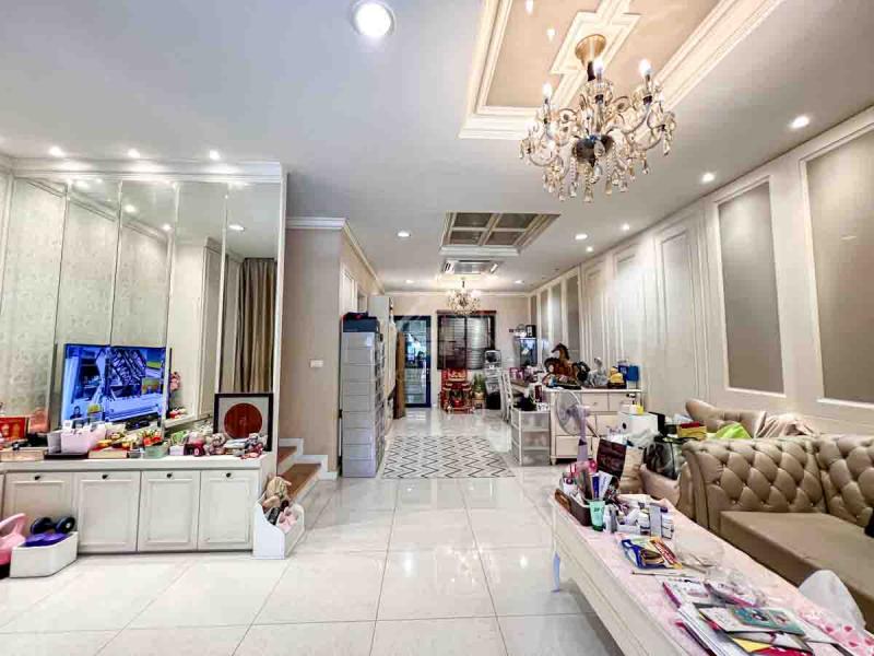 ทาวน์โฮม 4 ชั้น ฟลอร่า แมรี่โกลด์ Flora Marigold สาธุประดิษฐ์ ใกล้ ถนนจันทน์