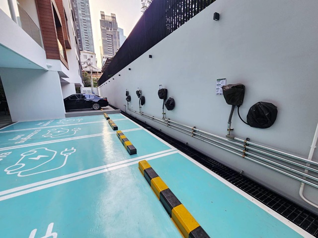 ให้เช่า คอนโด หรือ โรงแรมหรู พร้อมพงษ์ Pet Friendly BTS ทองหล่อ 399ม Penthouse 3นอน 4น้ำ  ดิเอ็มควอเทียร์ 399ม.  257ตร.ม.