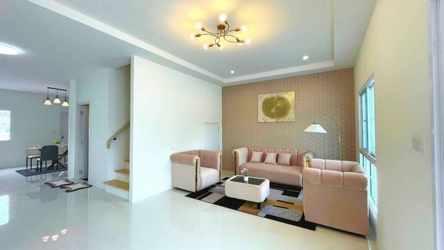 ขายทาวน์โฮม 2 ชั้น มบ.เดอะไลฟ์ทาวน์วิลเลจ 3นอน 3น้ำ บ้านมือ1 ใกล้แยกคีรี ใกล้บิ๊กซี โฮมโปรชลบุรี เมืองชลบุรี