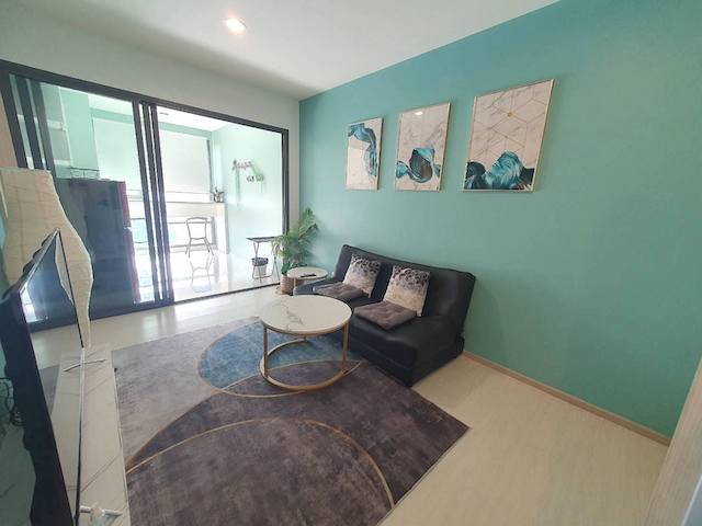 Rhythm Sukhumvit 42 Safe convenient quiet 10th floor BTS Ekkamai