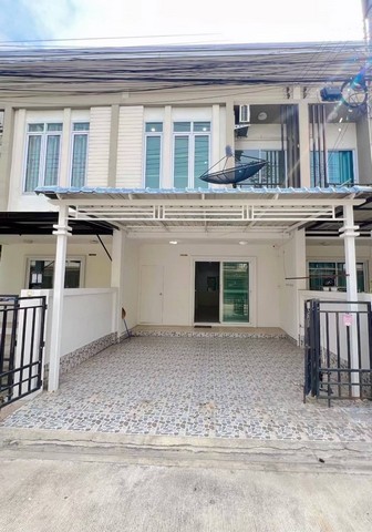 ขายทาวน์โฮม 2 ชั้น มบ.เดอะเซ็นทรัลไลฟ์ พิกัดสวนเสือ-ศรีราชา ใกล้นิคมอุตสาหกรรมอีสเทิร์นซีบอร์ด ศรีราชา ชลบุรี