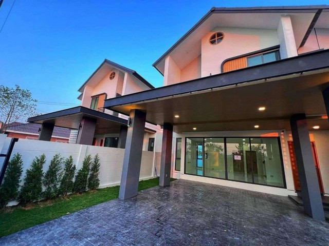 บ้านสร้างใหม่ สไตล์โมเดิร์น สันผักหวาน หางดง        