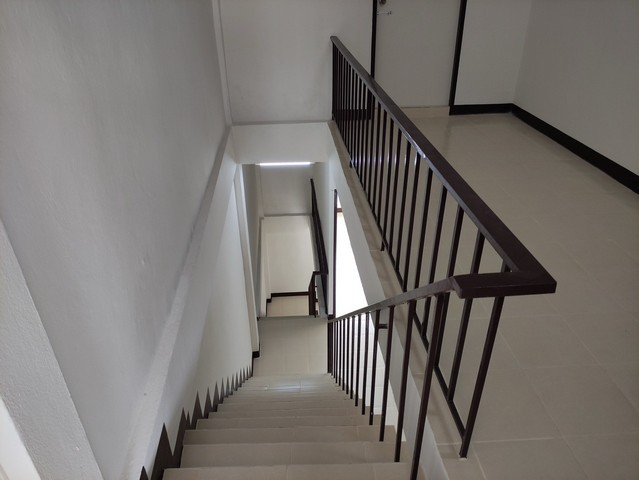 B34 อาคารพาณิชย์ 3 ชั้น สวยพร้อมใช้งาน ซอยเสรีไทย 48 เขตคันนายาว