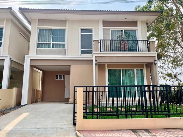 ตลาดนัดลุงออม1.8 กม. บ้านเดี่ยว 2 ชั้น รพ.ธนบุรี 2 4.1 กม. หลังมุม ติดถนนเมน 38ตร.วา. 160ตร.ม.  3นอน 2น้ำ MRTตลาดบางใหญ่ 8.8 กม.  