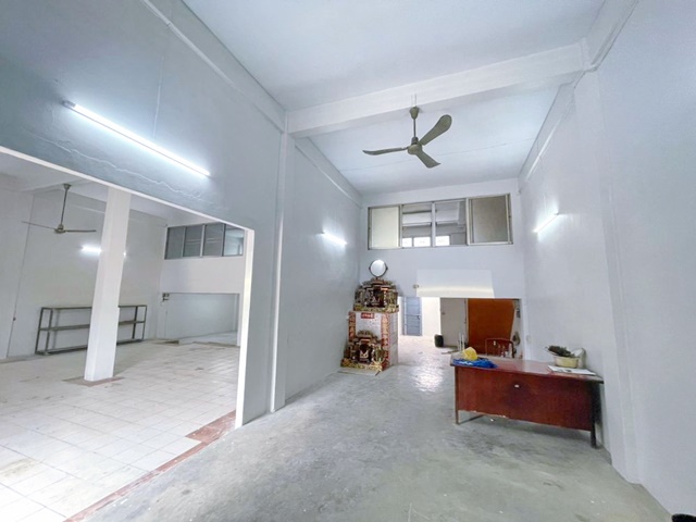 บิ๊กซี บางพลี 600ม. MRT ศรีแบริ่ง ให้เช่า อาคารพาณิชย์ 3 คูหา 4ชั้น  36ตร.วา. 580ตร.ม. ติดถนนใหญ่ โรงแรมเลอทาน่า 900ม. 5นอน 4น้ำ