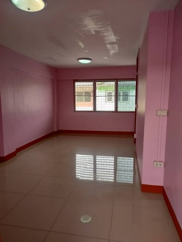 RENT บ้านเฉพาะชั้น3 ไม่ใช่ทั้งหลัง  บ้านทาวเฮ้าส์ 3 ชั้น ขนาด 28 ตารางวา ใกล้เดอะมอลบางกะปิ