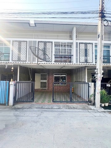 ขายบ้านทาวน์โฮมสองชั้น  พร้อมเข้าอยู่ไม่ต้องต่อเติม  ประภัสสร พรีซิโอ้ 2 ห้องนอน 2 ห้องน้ำ 