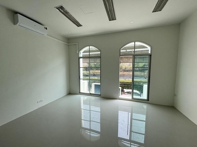 ให้เช่าทาวน์โฮม4ชั้นย่านรัชวิภาโครงการบ้านกลางเมืองมอนติคาร์โลรัชวิภาใกล้ARLวัดเสมียนนารี,ทางด่วน,โทลล์เวย์