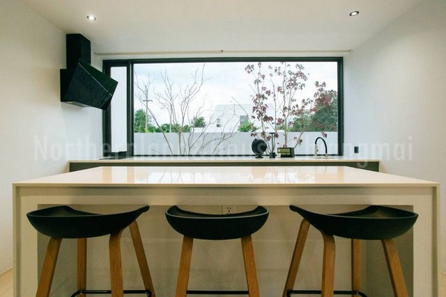 พูลวิลล่าสร้างใหม่ 2 ชั้น ตกแต่งครบ วิวภูเขา แม่ริม