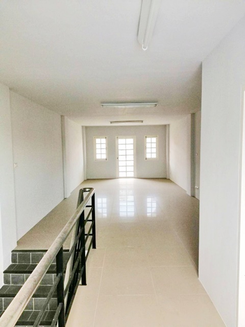 เปิดซิง ตลาดการค้าหนองแขม 2.2 กม.ให้เช่า อาคารพาณิชย์ 4.5 ชั้น  ตลาดสมบูรณ์อ้อมน้อย 700 ม.ใหม่ทั้งหลัง 21ตร.วา .331ตร.ม. 4 น้ำ