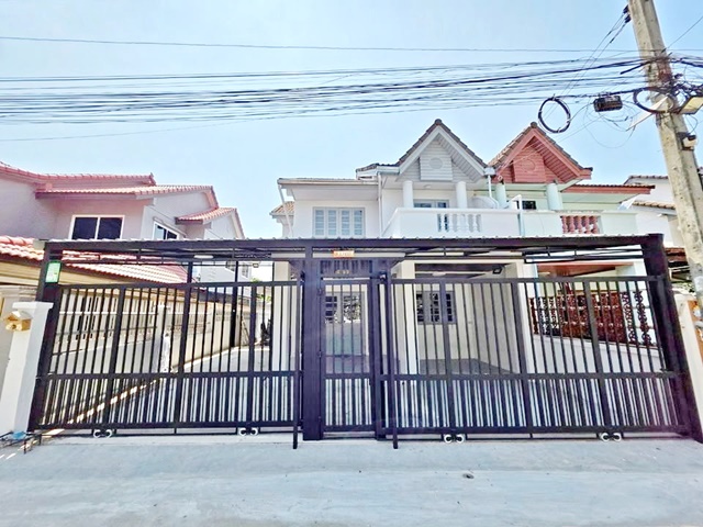 วัดเพลง  นานาชาติร่วมฤดี 5.7 กม. 3 นอน MRT ไทรม้า 600 ม. ให้เช่าบ้าน 2 ชั้น 50ตร.วา  ตลาดสดท่าอิฐ 2.3 กม.. 190 ตร.ม.พร้อมเฟอร์ 