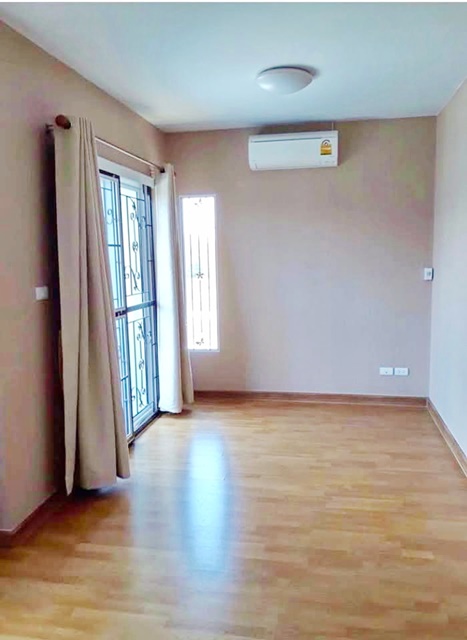 เมกา บางนา 1.5กม.หลังมุม 38 ตร.วา. 308 ตร.ม. รร.นานาชาติ ไทย-จีน 1.5 กม. 3 นอน  บุญถาวร  สุวรรณภูมิ 2.4 กม. ให้เช่าทาวน์เฮาส์ 2 ชั้น  2 น้ำ