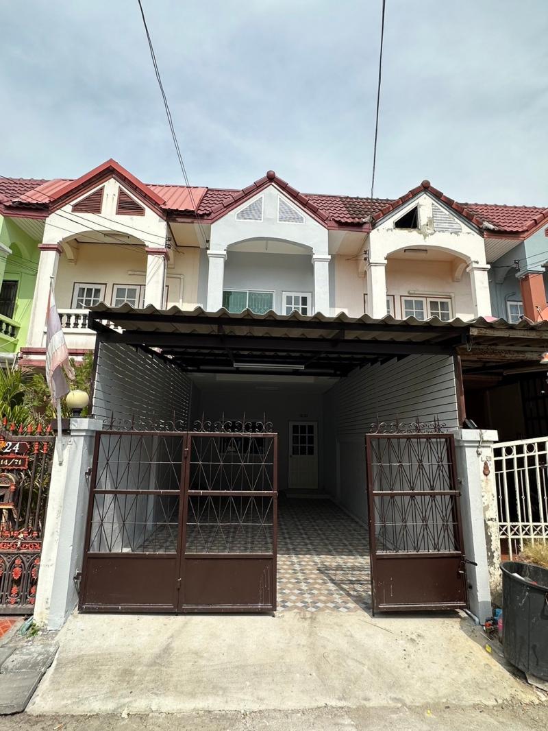 ขายทาวน์เฮ้าส์ 2 ชั้น ลาดพร้าว วังหิน 49  ขายทาวน์เฮ้าส์ 2 ชั้น ลาดพร้าว วังหิน 49 