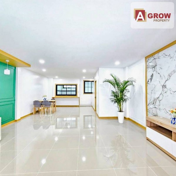 หมู่บ้านรสสุคนธ์ (ตรงข้ามเปี่ยมศักดิ์99) ซอยวัดลาดปลาดุก ตกแต่งใหม่พร้อมอยู่