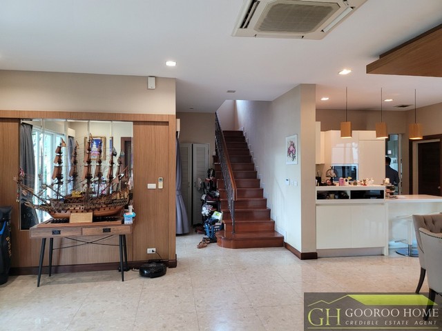 ให้เช่าบ้านเดี่ยว 3 ชั้น ม.แกรนด์ บางกอก บูเลอวาร์ด พระราม 9 พื้นที่ 103 ตรว 5นอน 6น้ำ เป็นหลังริมมีความเป็นส่วนตัว