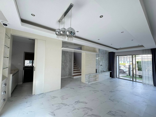 M45ขายบ้านเดี่ยว 2 ชั้น โครงการมัณฑนาเลค วัชรพล ถนนสุขาภิบาล5  บ้านอยู่โซน charming