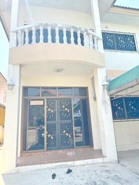 ถูกที่สุดในโลก บางแวก สาย2  MRTหลักสอง 4.8 กม. ให้เช่าบ้านเดี่ยว 2 ชั้น 50ตร.วา. 200ตร.ม. 3นอน 3น้ำ ม.ทองสุข 4.2 กม. เดอะ พาซิโอ 4.7 กม