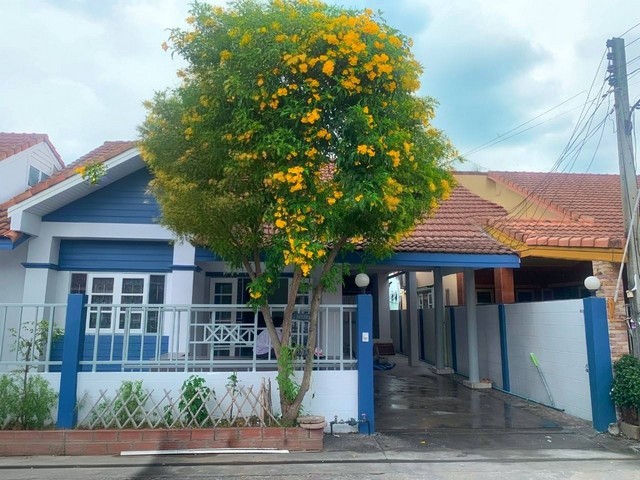 ขายบ้านเดี่ยวชั้นเดียวบ้านสวนชลบุรี ใกล้ตัวเมืองชลบุรี บนเนื้อที่   40  ตรว.  2  นอน 1  น้ำ 