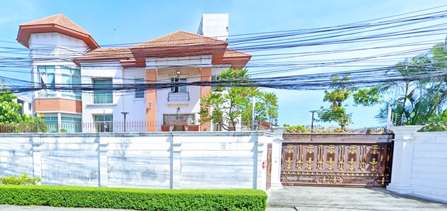 เอกมัย 2.67กม. สปา 2 ชั้น 240 ตร.วา.ทองหล่อ ให้เช่าคลีนิกความงาม  825 ตร.ม. โชว์รูม เลียบด่วนเอกมัย 5นอน 5น้ำ รร.นานาชาติรีเจ้นท์ 550 ม.