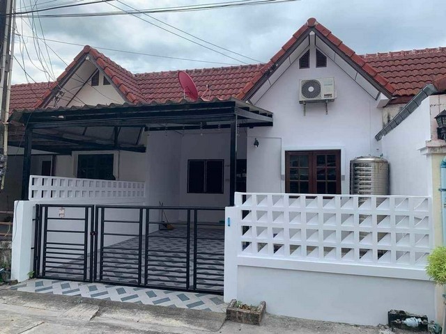 ขายบ้านทาวเฮ้าส์ ชั้นเดียว 36 ตร.วา   หมู่บ้านสวนแก้ว2 ถ.ริมน้ำ เมืองระยอง ขายพร้อมผู้เช่า    ZST213 