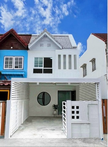 ทาวน์เฮ้าส์ อุบลชาติ รัตนาธิเบศร์ - ไทรม้า พร้อมอยู่ หลังริม