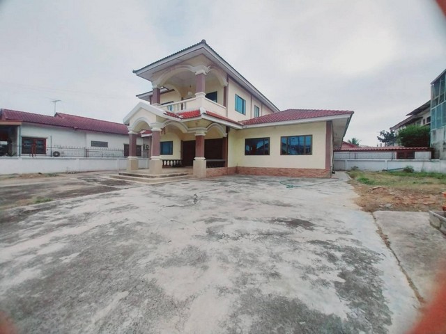 ขายบ้านเดี่ยว 2 ชั้น พร้อมที่ดิน 168.9 วา  ทำเลดี ใกล้ถนนใหญ่  หนองปิง  เมืองนครสวรรค์    ZE826