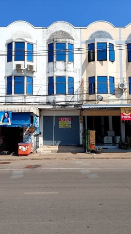 ขายด่วน  อาคารพาณิชย์ 3ชั้น 1คูหา  ถ.ไอทียู ใกล้ถนนคนเดิน เมืองสกลนคร   ZE804