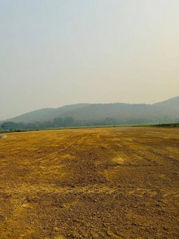 ที่ดินเปล่า วิวภูเขาสวย ล้อมสรอบด้วยธรรมชาติ ร้องวัวแดง สันกำแพง