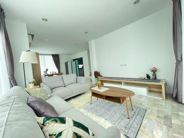 ให้เช่าบ้านเดี่ยว 2 ชั้น โมเดิร์นลัดชูรี่  ใจกลางเมือง เชียงใหม่