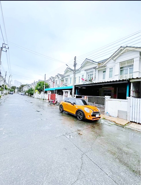 MRTไทรม้า 700ม. วัดเพลง 4นอน ทาว์นเฮาส์ 2.5 ชั้น  28 ตร.วา. ราชพฤกษ์ 4.6 กม.  รพ.พระนั่งเกล้า 1.7 กม. 