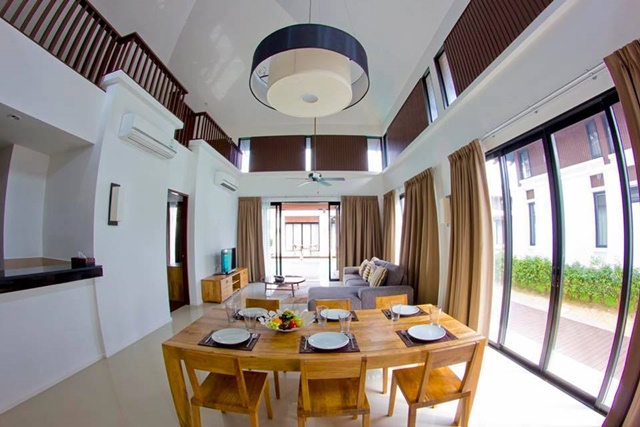 AIRBNB 4นอน ขาย-เช่า พูลวิลล่าหรู ระยอง 2ชั้น 7MuayThai Gym1.3กม. ซีเจ แกลง 2กม. ห้องมุม 78ตร.วา.  เกาะเสม็ด 8กม. วิวทะเล หาดทรายแก้ว  2น้ำ