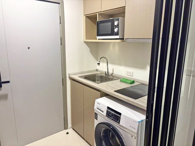 รามคำแหง 209 ชั้น3 MRT มีนบุรี 300ม. ให้เช่า คอนโด Origin 26ตร.ม. ม.เกษมบัณฑิต ร่มเกล้า 1.1 กม. 1 นอน 1 น้ำ เฟอร์ เครื่องใช้ไฟฟ้าครบ