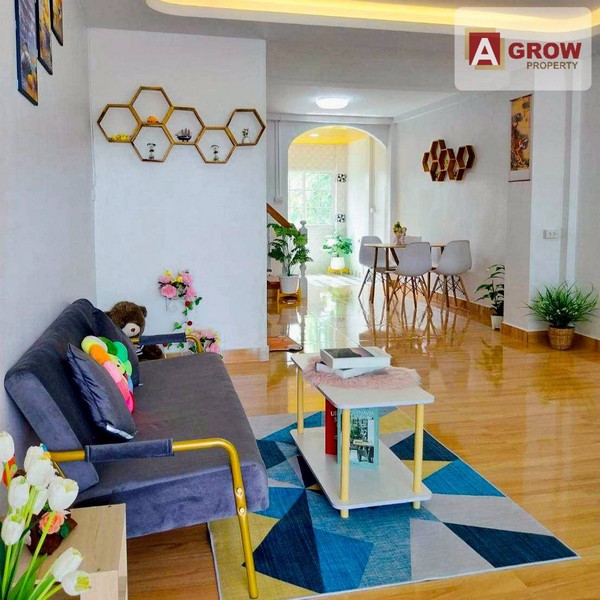 ขายโฮมออฟฟิศอาคารแฝด 4 ชั้น เอกมัย - รามอินทราพร้อมชุดเฟอร์นิเจอร์