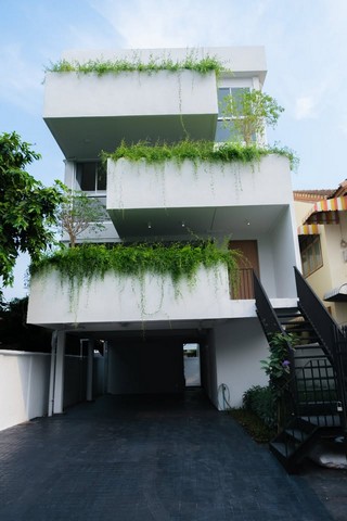 ให้เช่าบ้านใกล้ BTS บางจาก เพียง 500 เมตรในซอยสุขุมวิท  60/1 บ้านเดี่ยว 5ชั้น มีลิฟท์ 