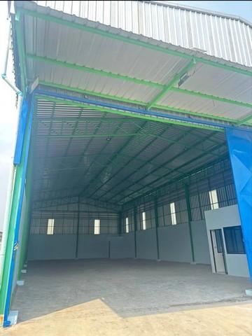 ให้เช่าโกดัง 400 ตรม. พร้อมออฟฟิศ ซอยบางกระดี่ แสมดำ พระราม 2 ปากซอยมี 7-11 และ CP Fresh mart