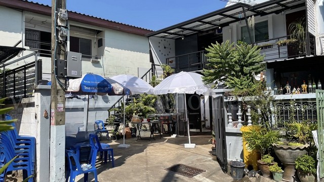 ทาวน์เฮ้าส์ เลิศอุบล 4 - ซอย นาคนิวาส 48 ลาดพร้าว หลังริม