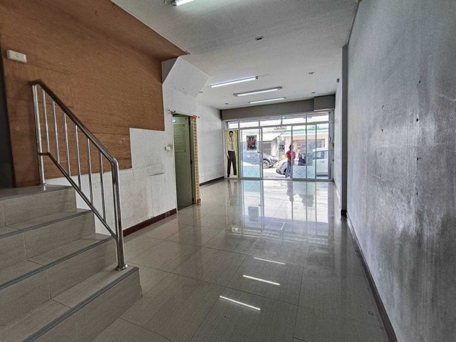 ให้เช่าอาคารพาณิชย์ 2 ห้อง (ทุบหากันหรือกั้นห้องได้) ใกล้ตลาดโขดหิน ระยอง