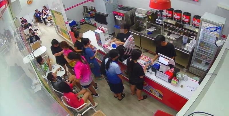 เซ้งร้าน Ai-CHA สาขาหน้ามอศิลปากร นครปฐม มีฐานลูกค้าอยู่แล้ว มีเดลิเวอรี 2 ค่ายใหญ่