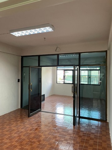 M55ให้เช่าอาคารพาณิชย์ 3 ชั้นครึ่ง 2 คูหา ทำเลตลาดเสริมเพิ่มพูน ซอยวิภาวดีรังสิต 33 ใกล้สนามบินดอนเมือง BTSสายสีแดง ตลาดสี่มุมเมือง