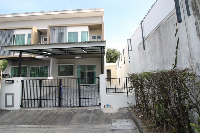 ขาย บ้านหลังมุม วิลลาจจิโอ พระราม 2 Villaggio Rama 2  รีโนเวทใหม่สวยๆ   2.89 ลบ. 