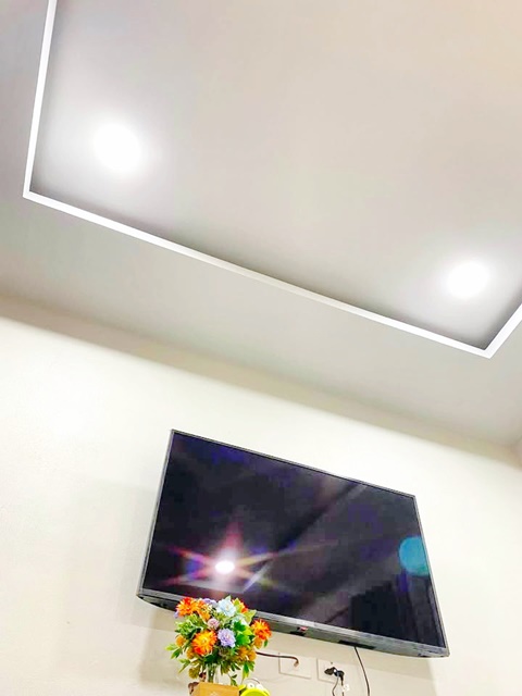 ปั้มปตท. สุรินทร์ ลำดวน 3.8 กม.สุรินทร์-สังขะ ตลาดไอคิว 3.8 กม. บ้านเดี่ยวใหญ่ สลักได ชั้นเดียว 68ตารางวาขายหรือให้เช่า  3นอน 2น้ำ