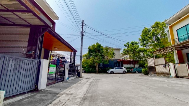 ขายทาวน์เฮ้าส์ 2 ชั้น หมู่บ้าน เดอะ คอนเนค อ่อนนุช-วงแหวน 34 หลังมุม เนื้อที่ 26.1 ตร.ว. ขายเพียง 3,200,000 ล้านบาท