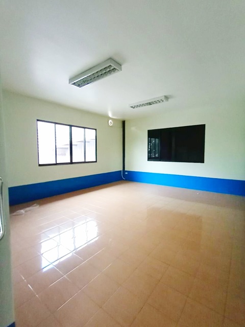 ให้เช่า-ขาย โกดัง สำนักงาน 2 ชั้น ตลาดเพชรโพธิ์แจ้ 3.7 กม.5นอน 4 น้ำ 1,155 ตร.ม.วัดเกษตรพันธาราม 1.7 กม.ใ ติดถนนใหญ่ เลียบคลองเเคราย