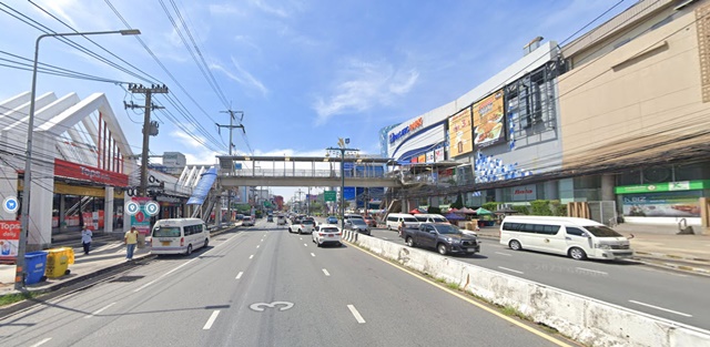 ศูนย์การค้าแปซิฟิค พาร์ค 20 เมตร​ ใกล้โรบินสันศรีราชา เพียง 10 เมตร! บ้านทำออฟฟิศ ว่างให้เช่า 5นอน 3น้ำ  350ตรม. จอดรถ5คัน ใกล้ 7-11 TOP