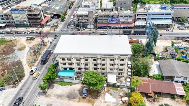 ที่ดิน พร้อมอาคารพาณิชย์ 7 คูหา สี่แยกมาเจริญ - บางบอน 5