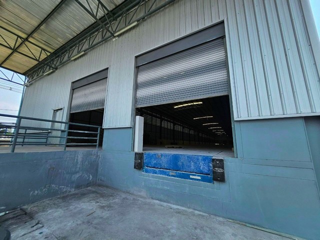 ให้เช่าโรงงานศรีราชาชลบุรี พื้นที่ใช้สอยรวม 2200 ตรม. รวมออฟฟิต  87  ตรม ผังม่วงลาย